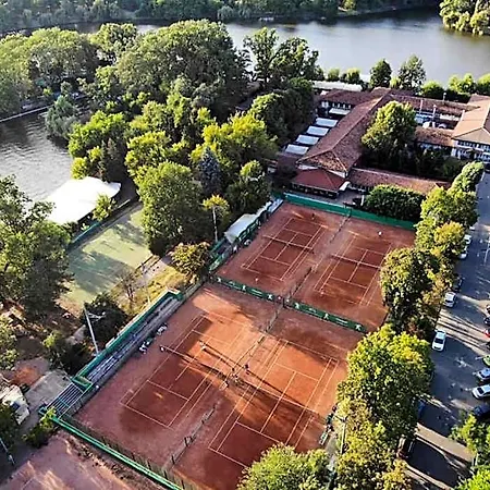 Herastrau 3* Bucharest