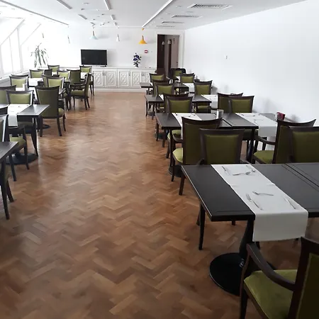 河拉斯特劳酒店 酒店 布加勒斯特
